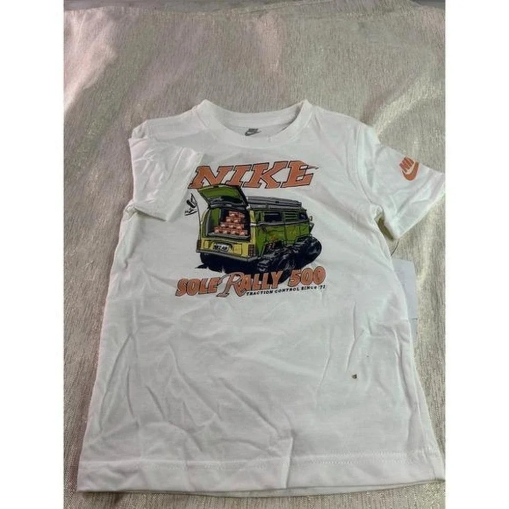 The Nike Tee size 4t NWT